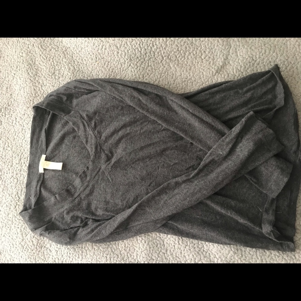 Grey long sleeve shirt